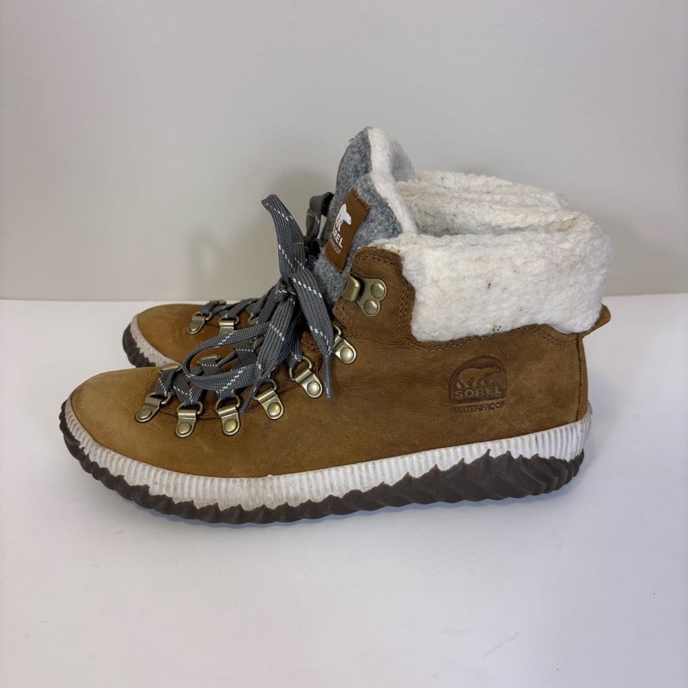 Sorel‎ Tan Boots with Cream Lining and Gray Laces Women’s 9.5 - Picture 3 of 7